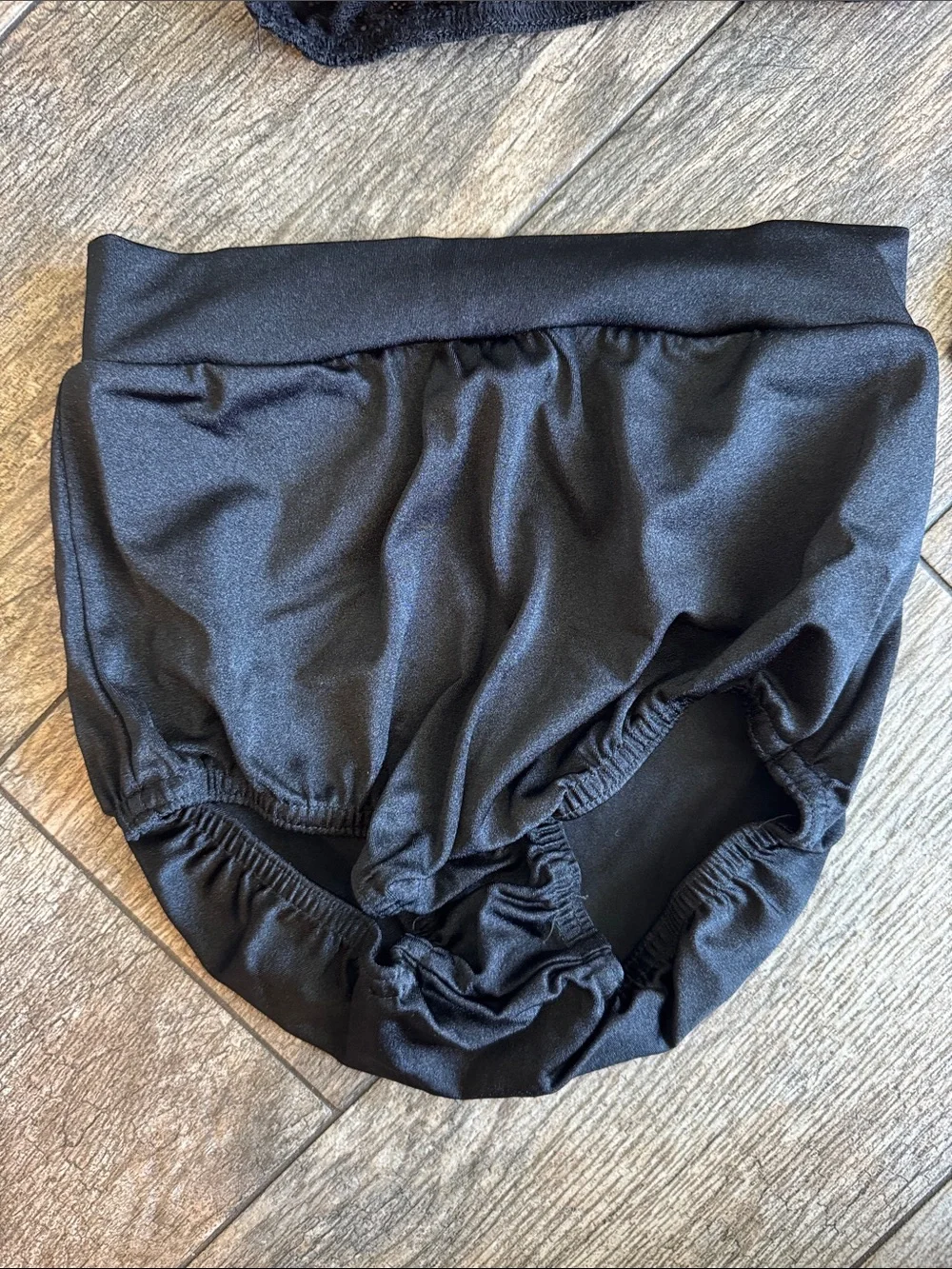 Kelle stylish black